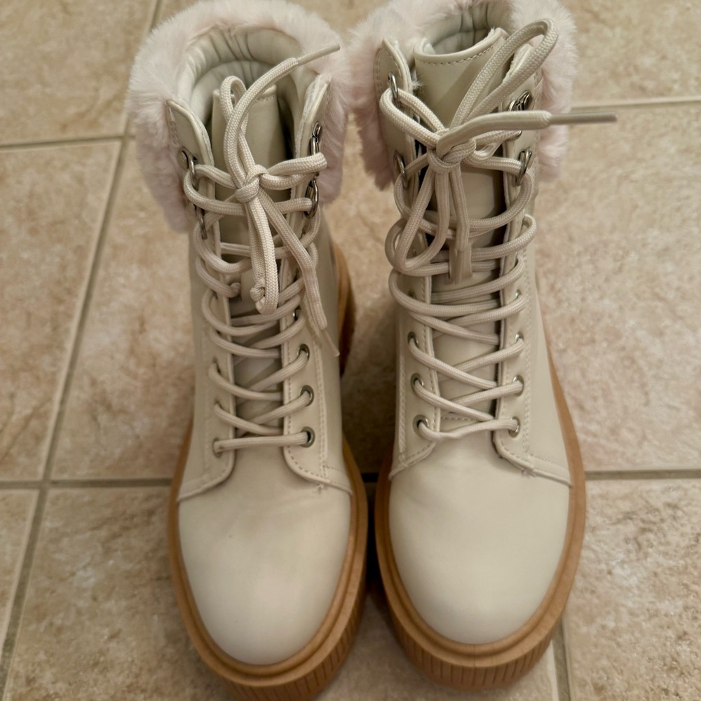 LIKE NEW. WORN ONCE. Women’s Cream Faux-Fur Lace-Up Ankle Boots